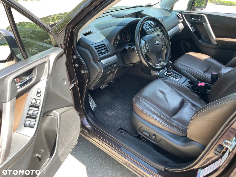 Subaru Forester 2.0XT Comfort Lineartronic - 12