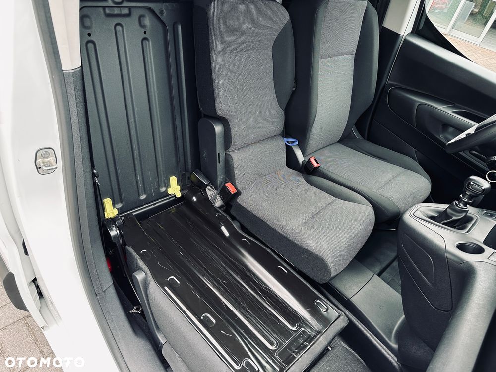 Toyota Proace City 1.5 D-4D 130KM 2,4t Active Long 130KM - 15