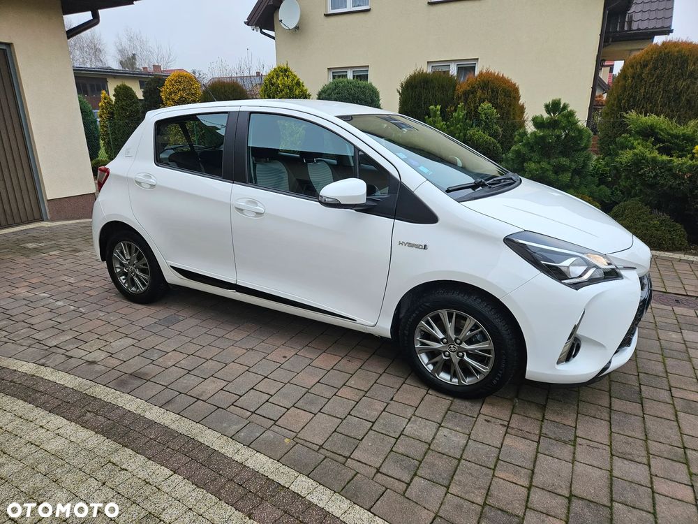 Toyota Yaris Hybrid 100 Selection - 9