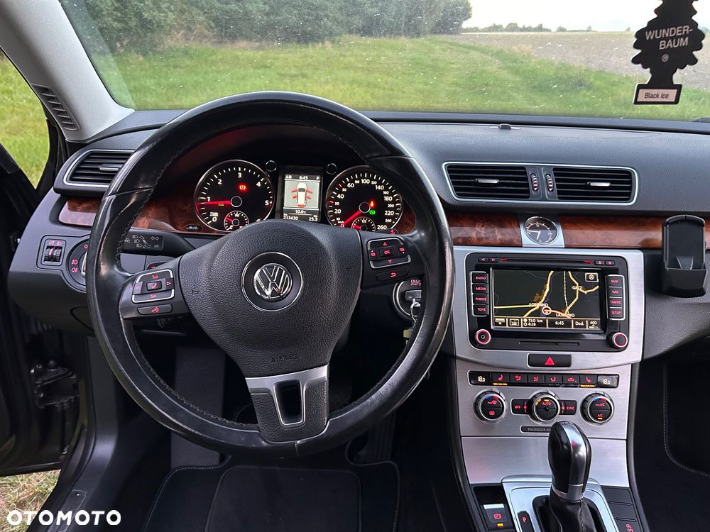 Volkswagen Passat 2.0 TDI DPF DSG Highline - 29