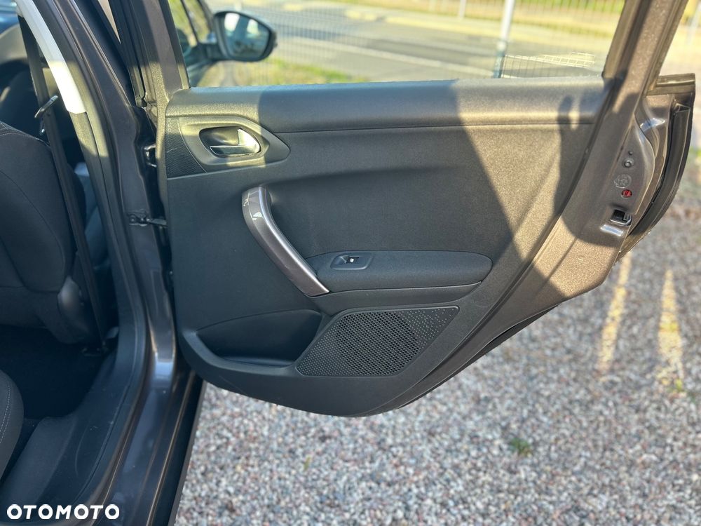 Peugeot 2008 PureTech 110 Style - 16