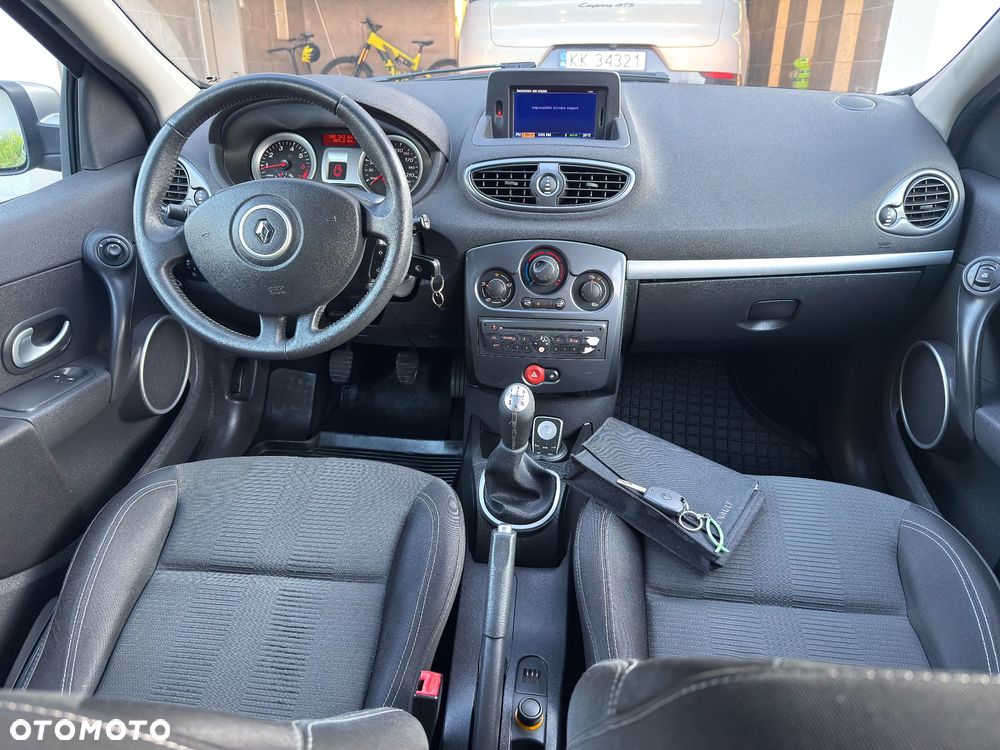 Renault Clio 1.2 16V All Inclusive - 17