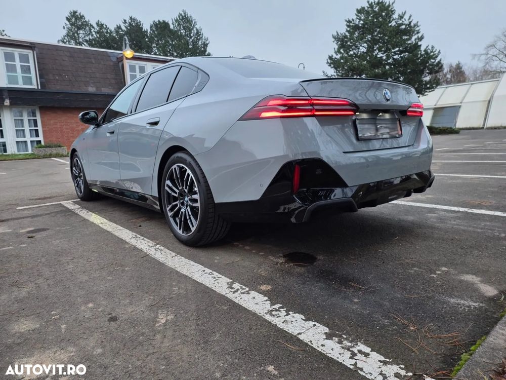 BMW Seria 5 520d xDrive AT MHEV - 6