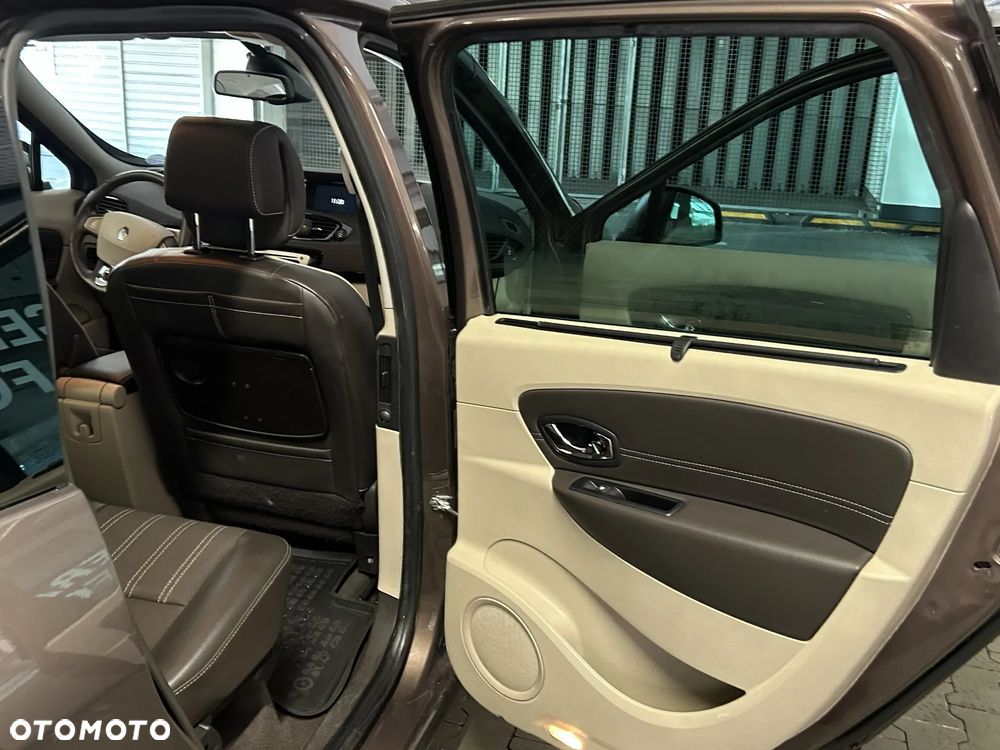 Renault Scenic 1.6 dCi Energy Privilege - 16