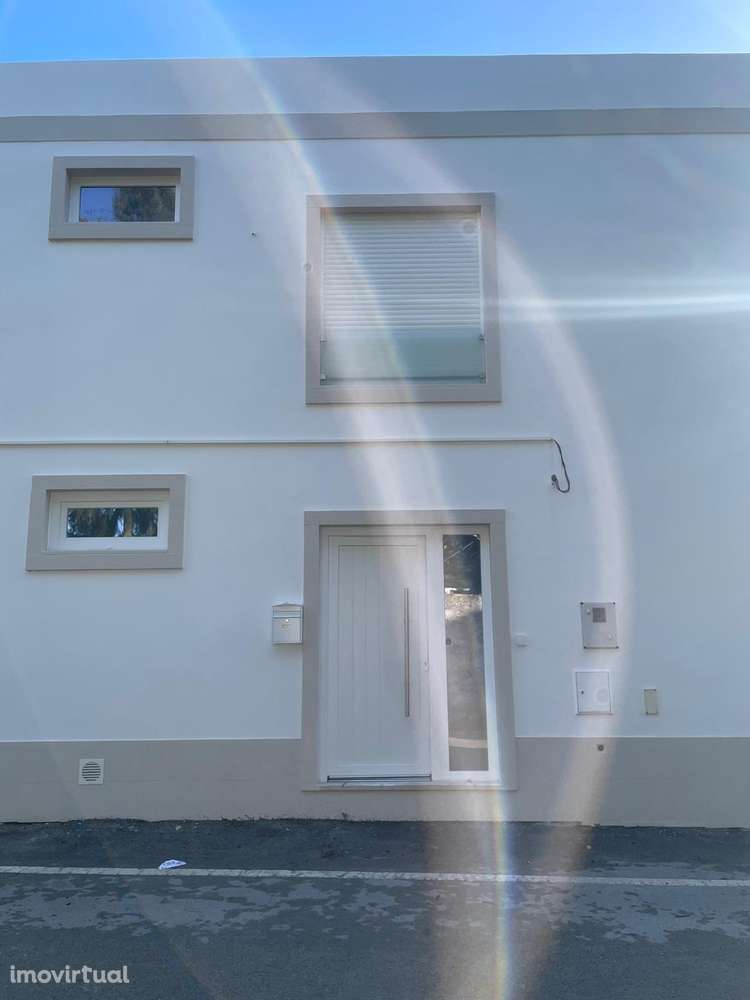 Moradia T3 Geminada - Estradas das Machadas - Totalmente Renovada - Grande imagem: 4/26