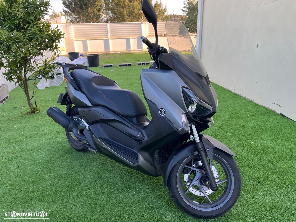 Yamaha X-Max - 1