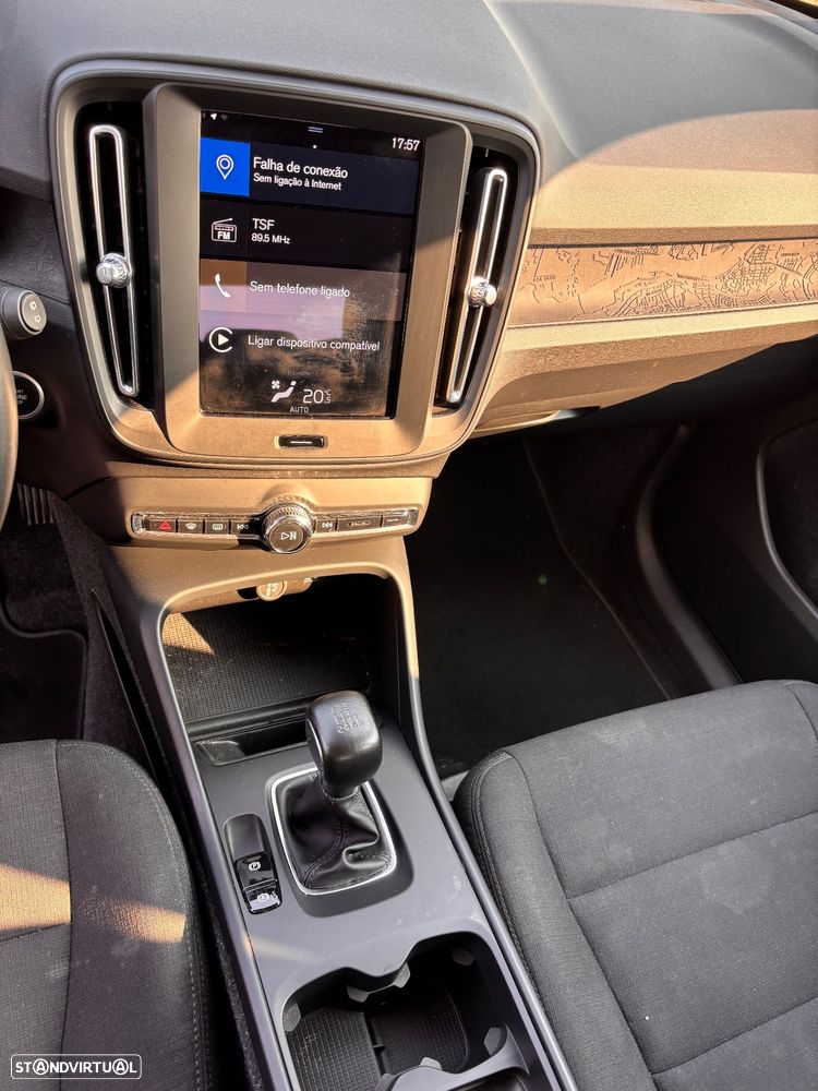 Volvo XC 40 1.5 T2 Momentum Core - 16