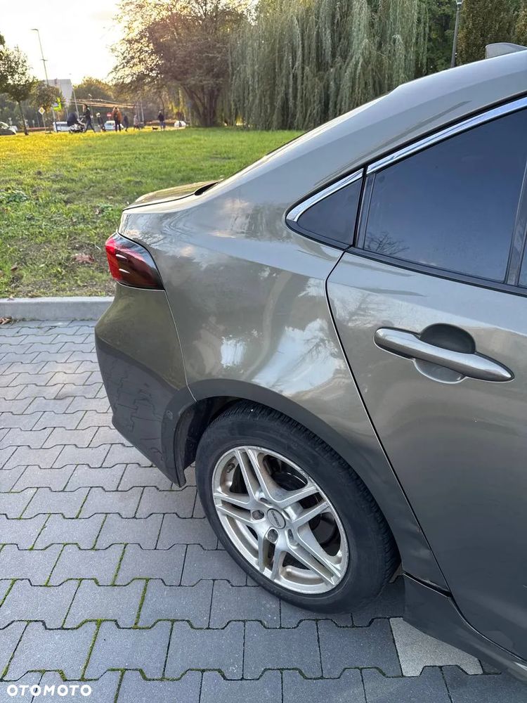 Toyota Corolla 1.8 Hybrid Executive - 18