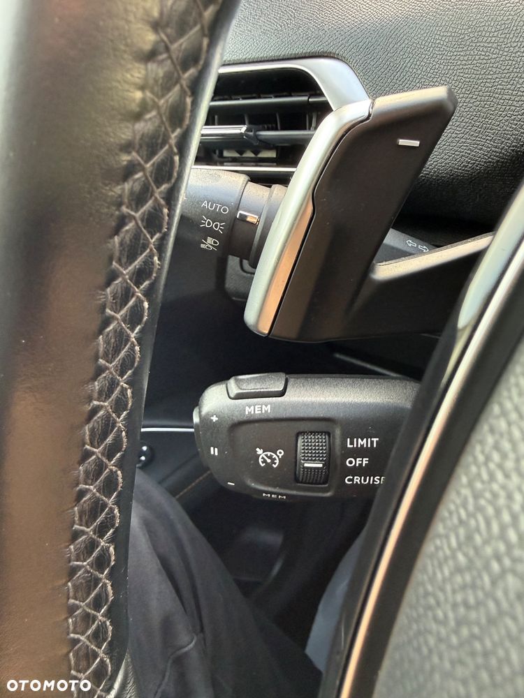 Peugeot 3008 1.5 BlueHDi Road Trip S&S EAT8 - 28