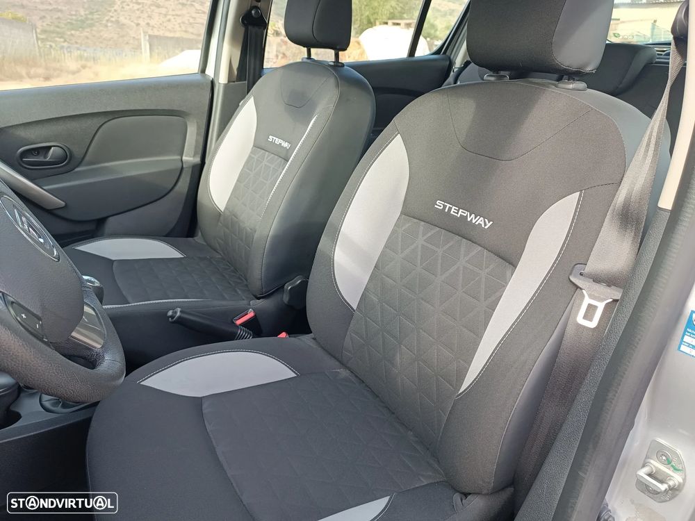 Dacia Sandero 0.9 TCe Stepway - 10