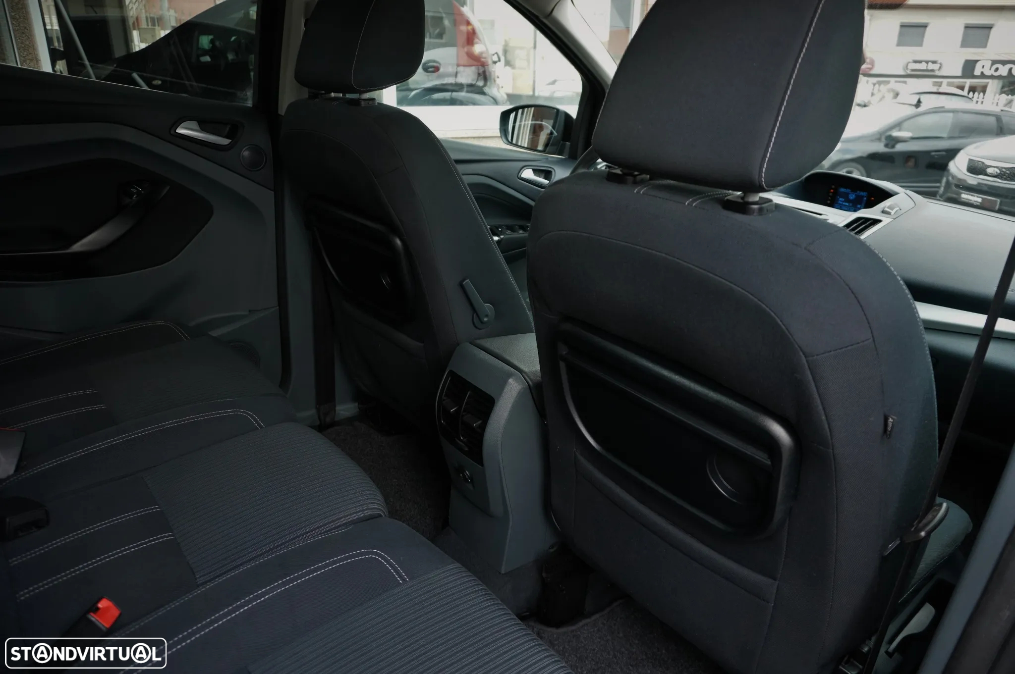 Ford C-Max 1.6 TDCi Titanium - 18