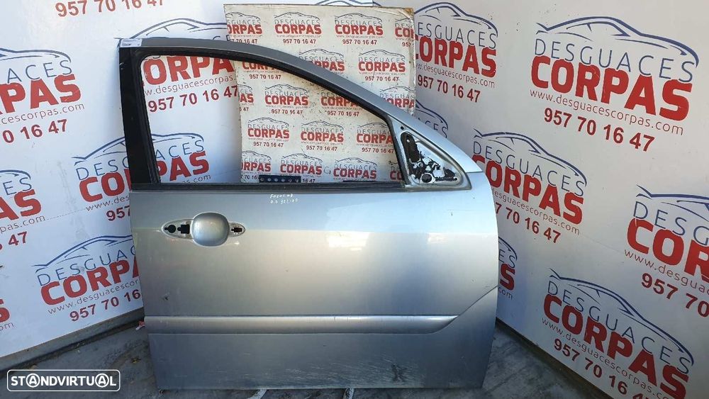 PORTA FRONTAL DIREITA FORD FOCUS SEDAN 2002 - - 1