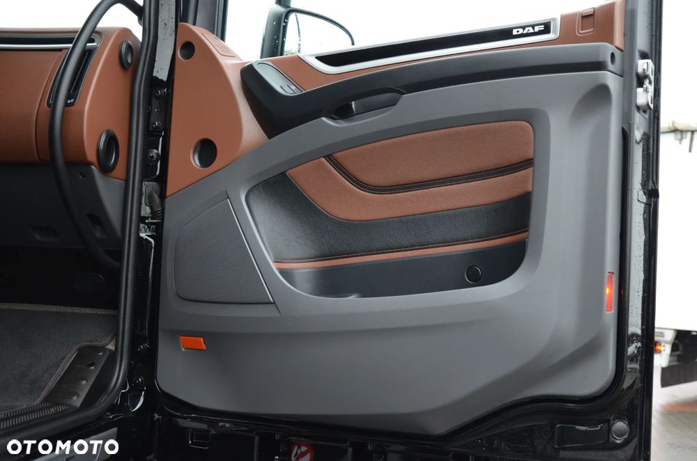 DAF XF 530 / 2021r / KLIMA P. / FULL AIR / ACC / PCC / FULL LED / RETARDER / SKÓRY / NAVI / DE 7364 - 16