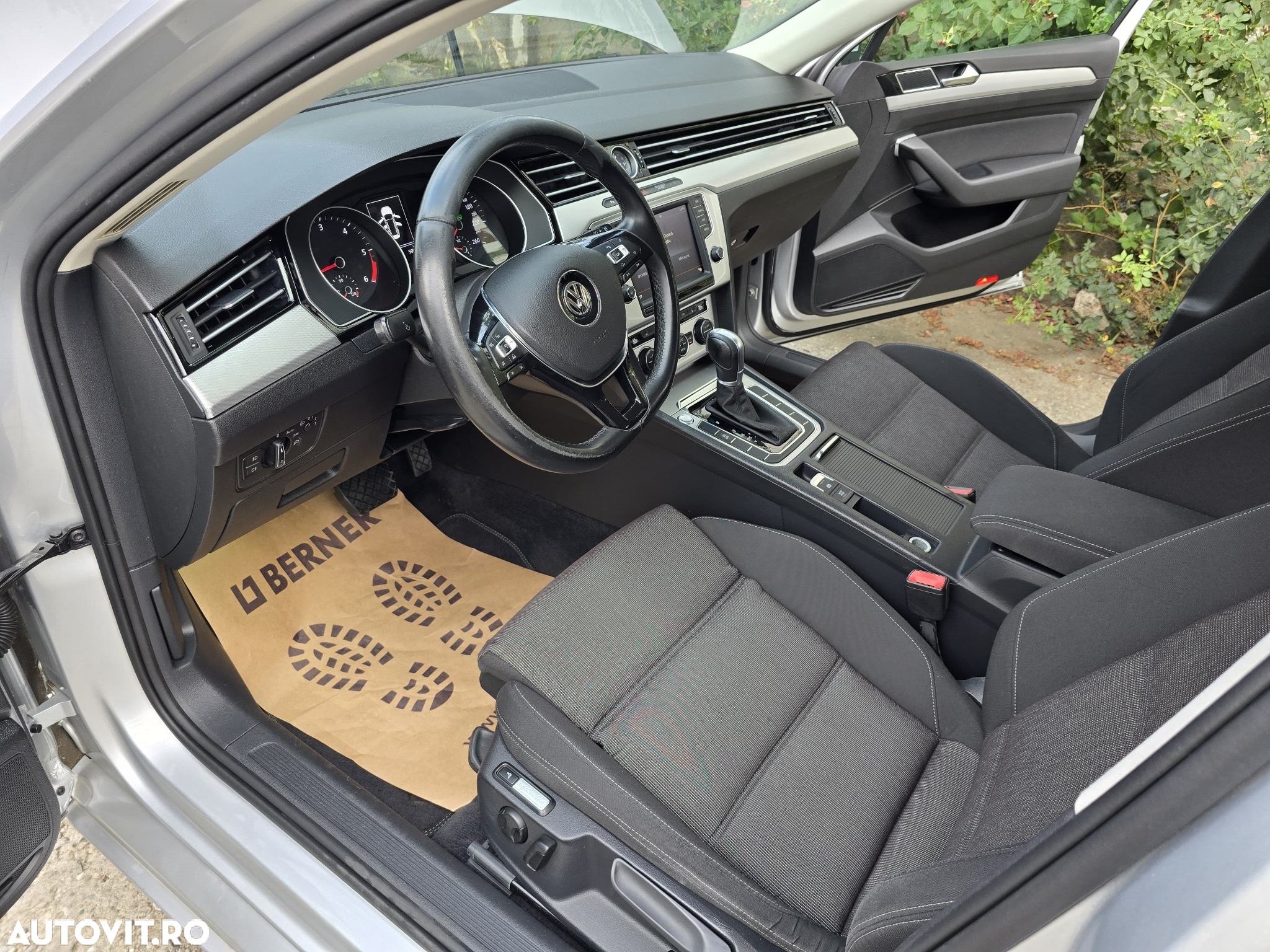 Volkswagen Passat Variant 2.0 TDI DSG Highline - 21