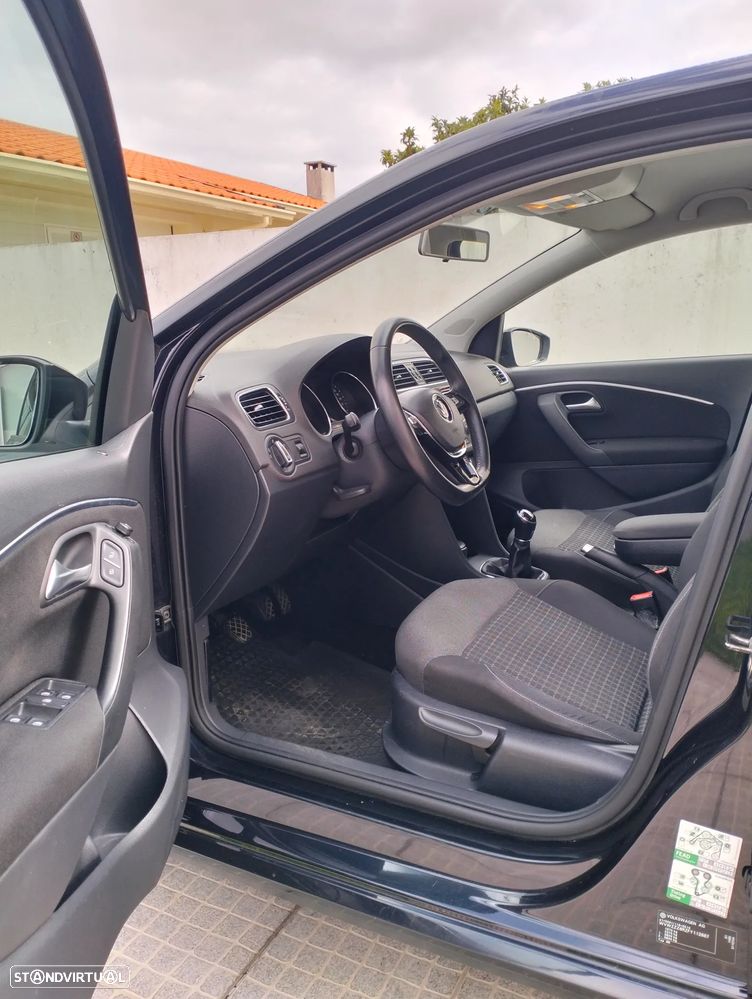Volkswagen Polo 1.0 Confortline — fotografia 10