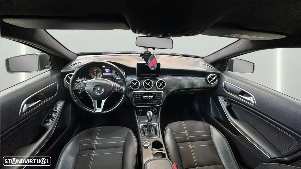 Mercedes-Benz A 200 CDI BE AMG Line - 11
