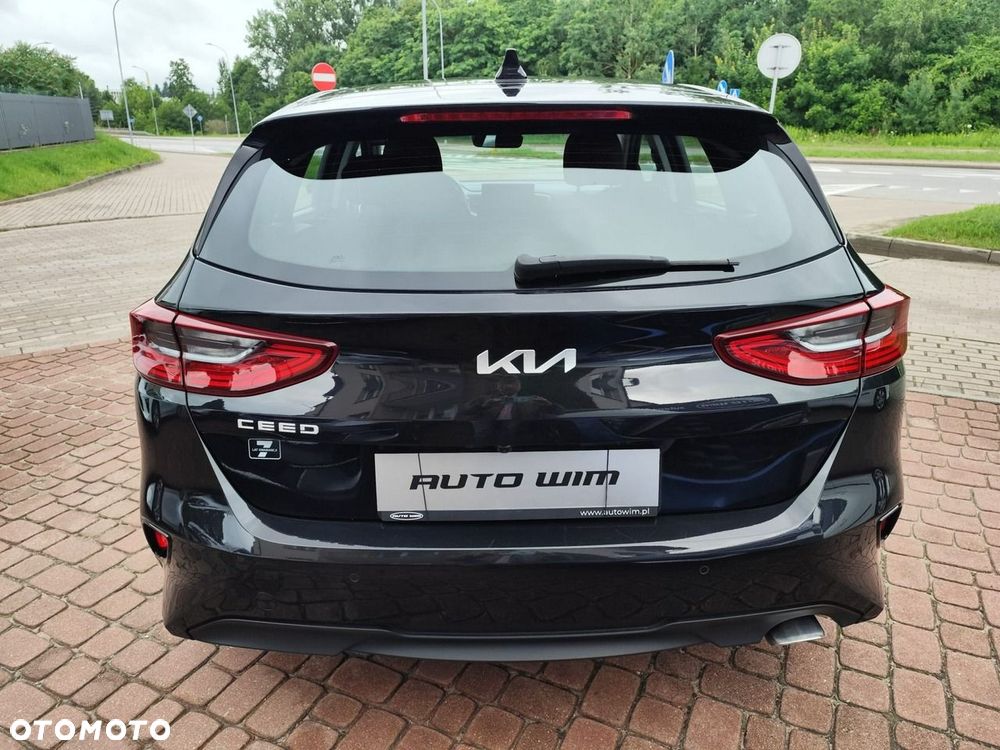 Kia Ceed - 11