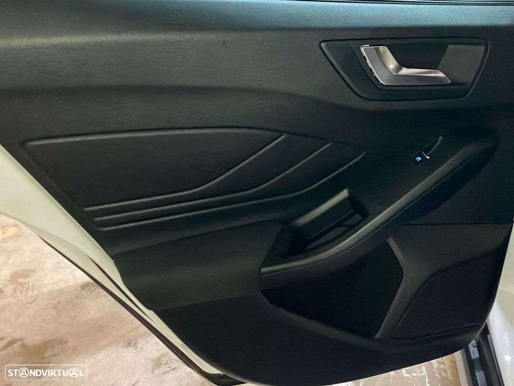 Ford Focus 1.0 EcoBoost Active X Aut. - 23