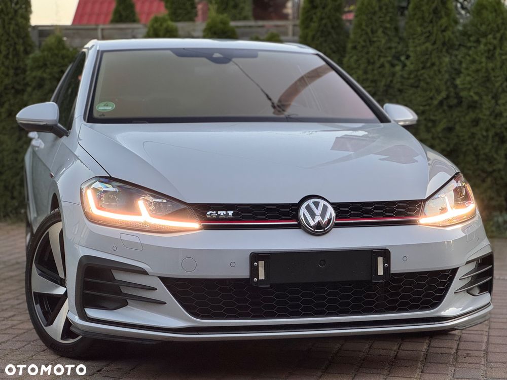 Volkswagen Golf GTI (BlueMotion Technology) - 16