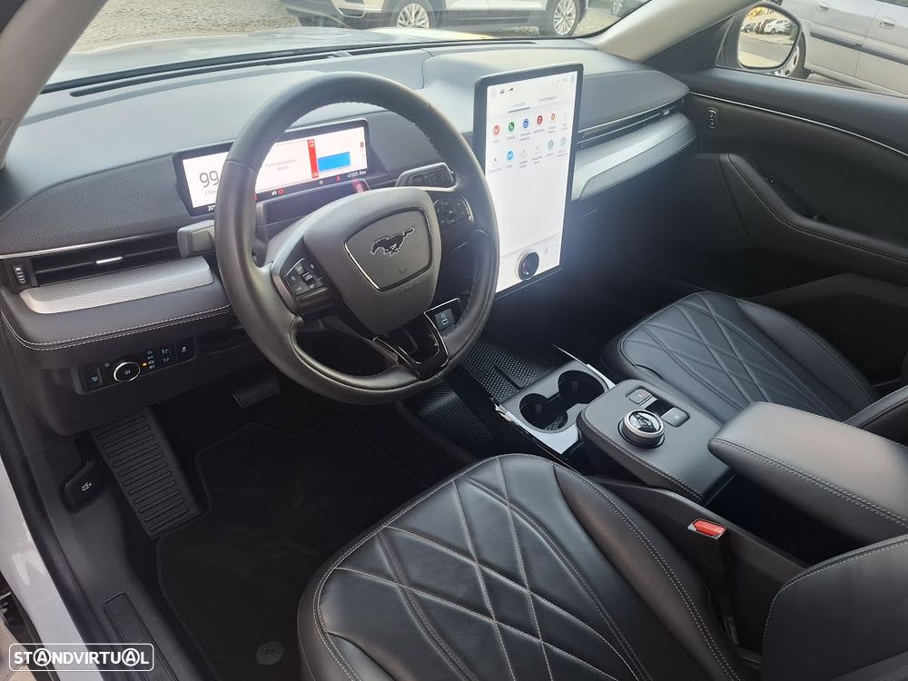 Ford Mustang Mach-E Premium - 31