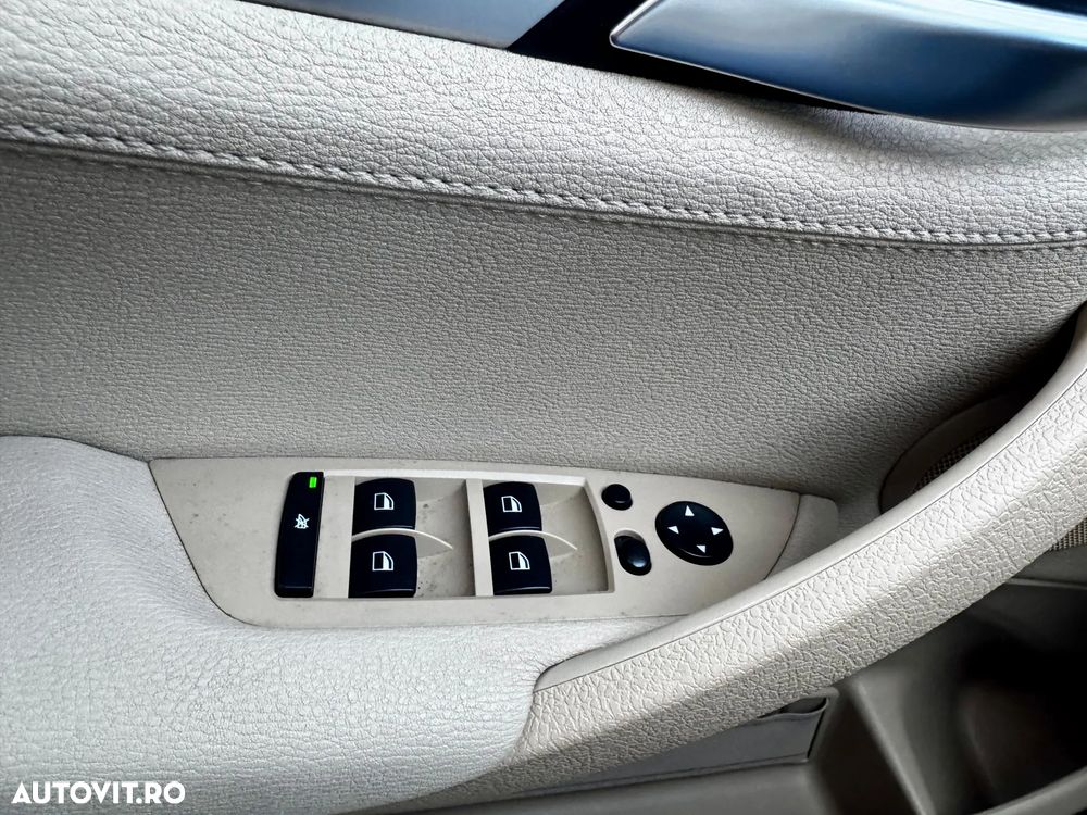 BMW X1 xDrive20d Aut. Sport Line - 30