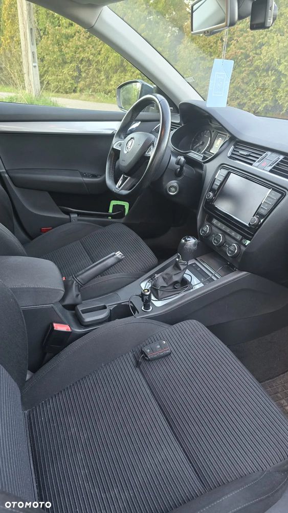 Skoda Octavia 1.6 TDI Style DSG - 12