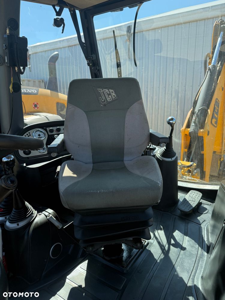 JCB 4CX - 11