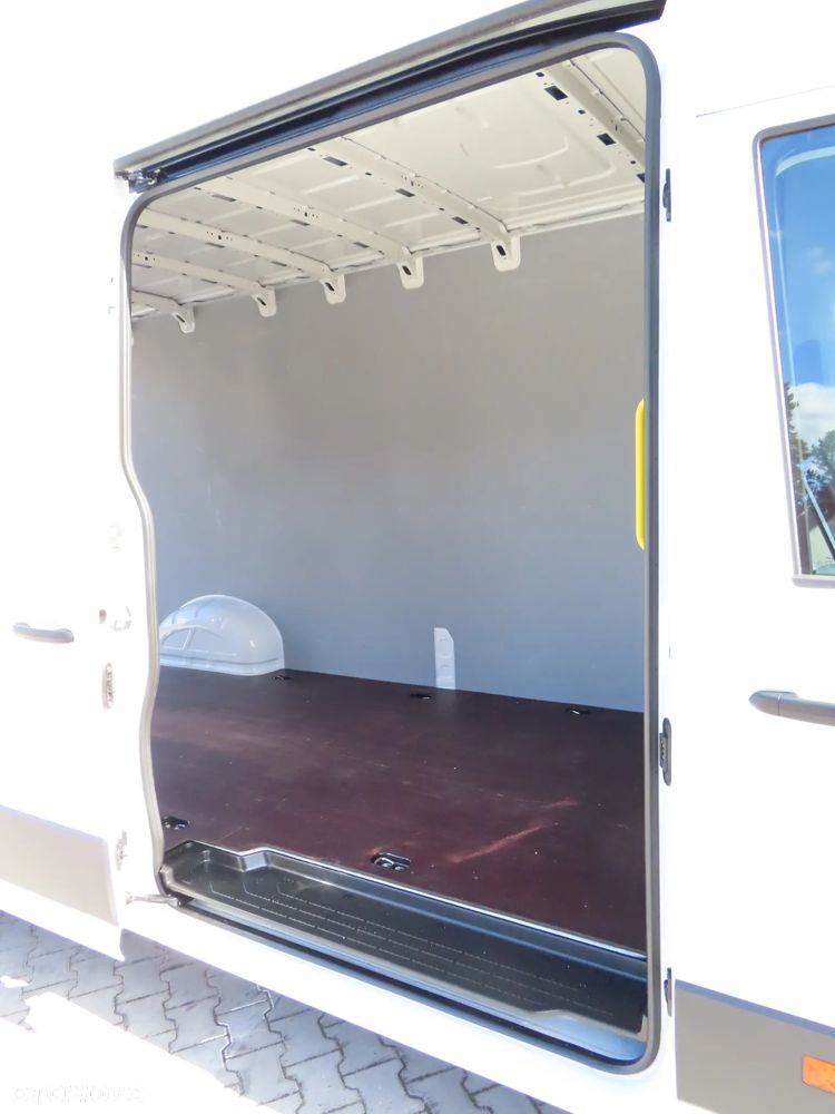 Volkswagen Crafter 35 BiTDI 2.0 177 KM AUTOMAT 8-Mio Furgon Blaszak L4H2 LONG MAX 4300 mm, Rozstaw Osi 4490 mm, Ładowność 1152 Kg GWARANCJA PRODUCENTA Stan Wizualny I Techniczny NOWY Tak Jak Z Taśmy Produkcyjnej Gotowy Dostępny OKAZJA POLECAM - 24