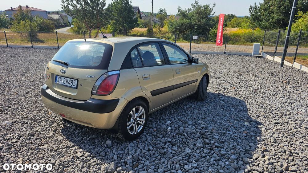 Kia Rio 1.5 CRDi Family + - 11