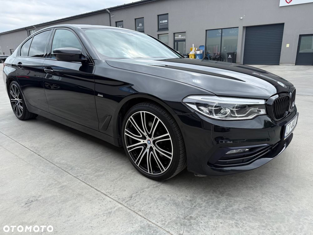 BMW Seria 5 520d Luxury Line sport - 11