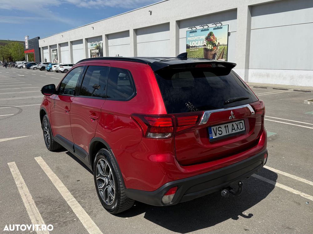 Mitsubishi Outlander - 2
