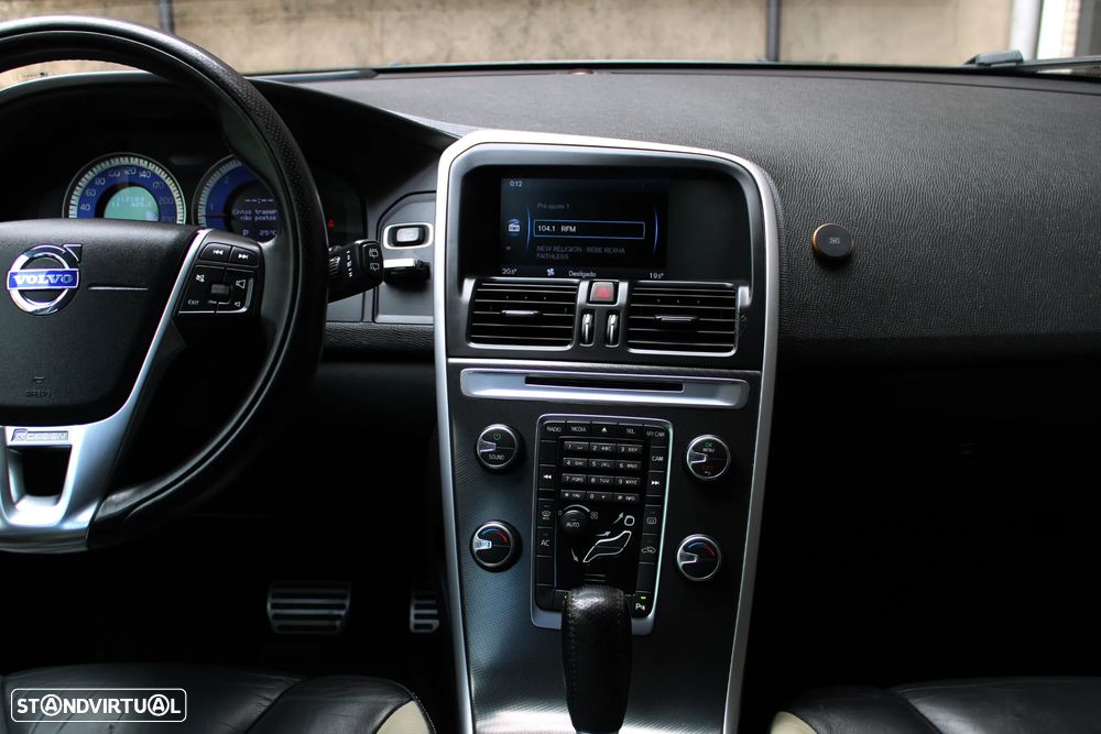 Volvo XC 60 2.0 D3 R-Design Geartronic - 19