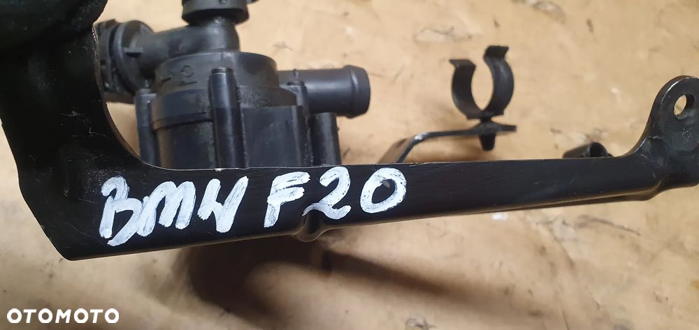 Dodatkowa pompka obiegu wody BMW I F20 8616992 - 10