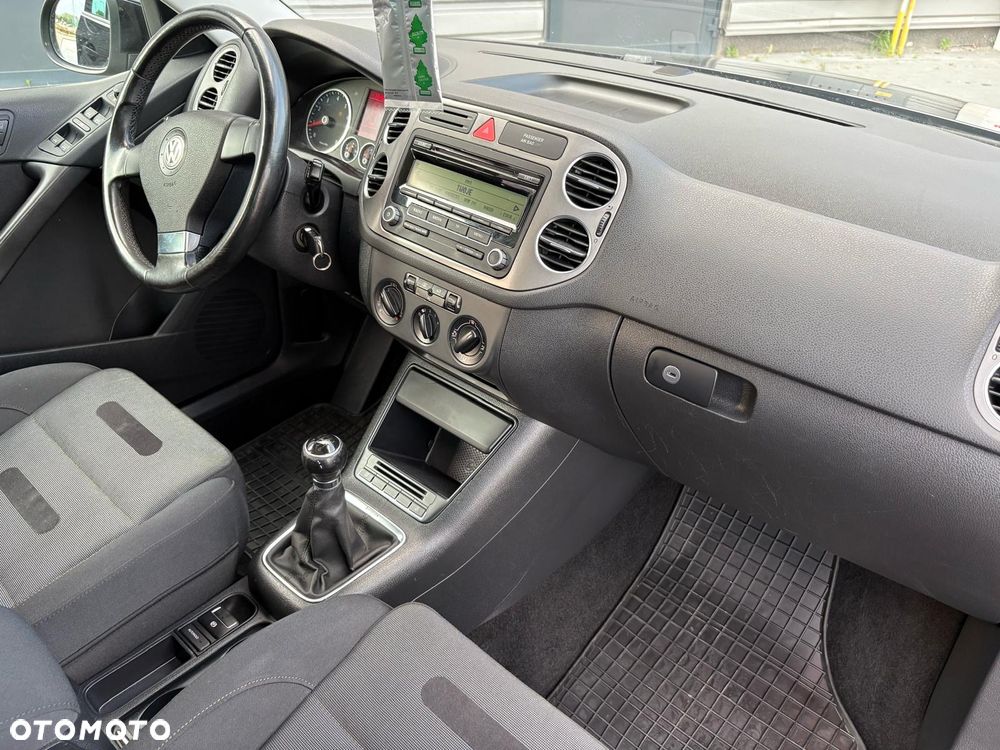 Volkswagen Tiguan - 11