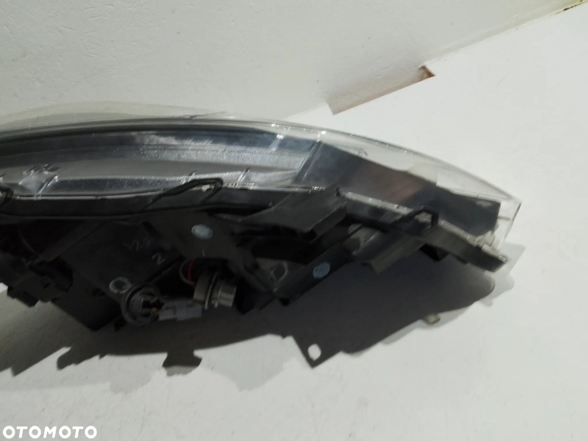 Toyota Yaris III FL 2014–2017 – Reflektor Lewy Przód Halogen EU - 4