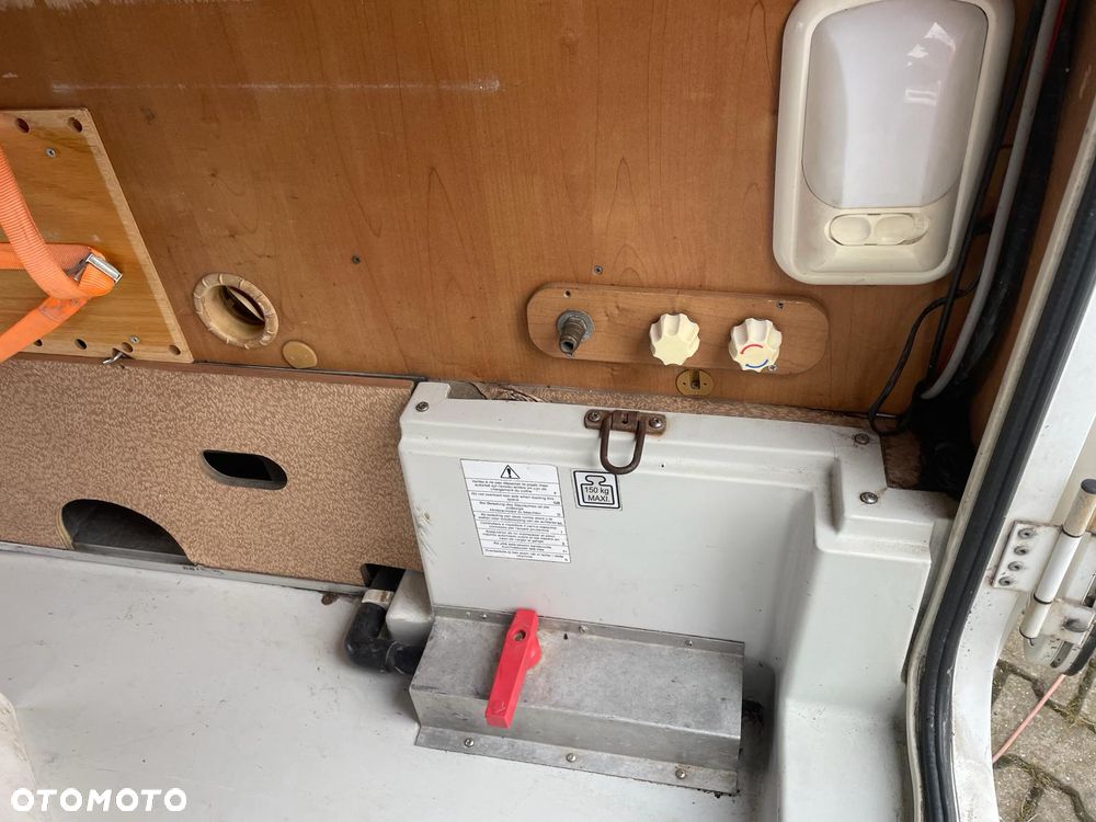 Rapido Fiat Ducato 90920F - 17