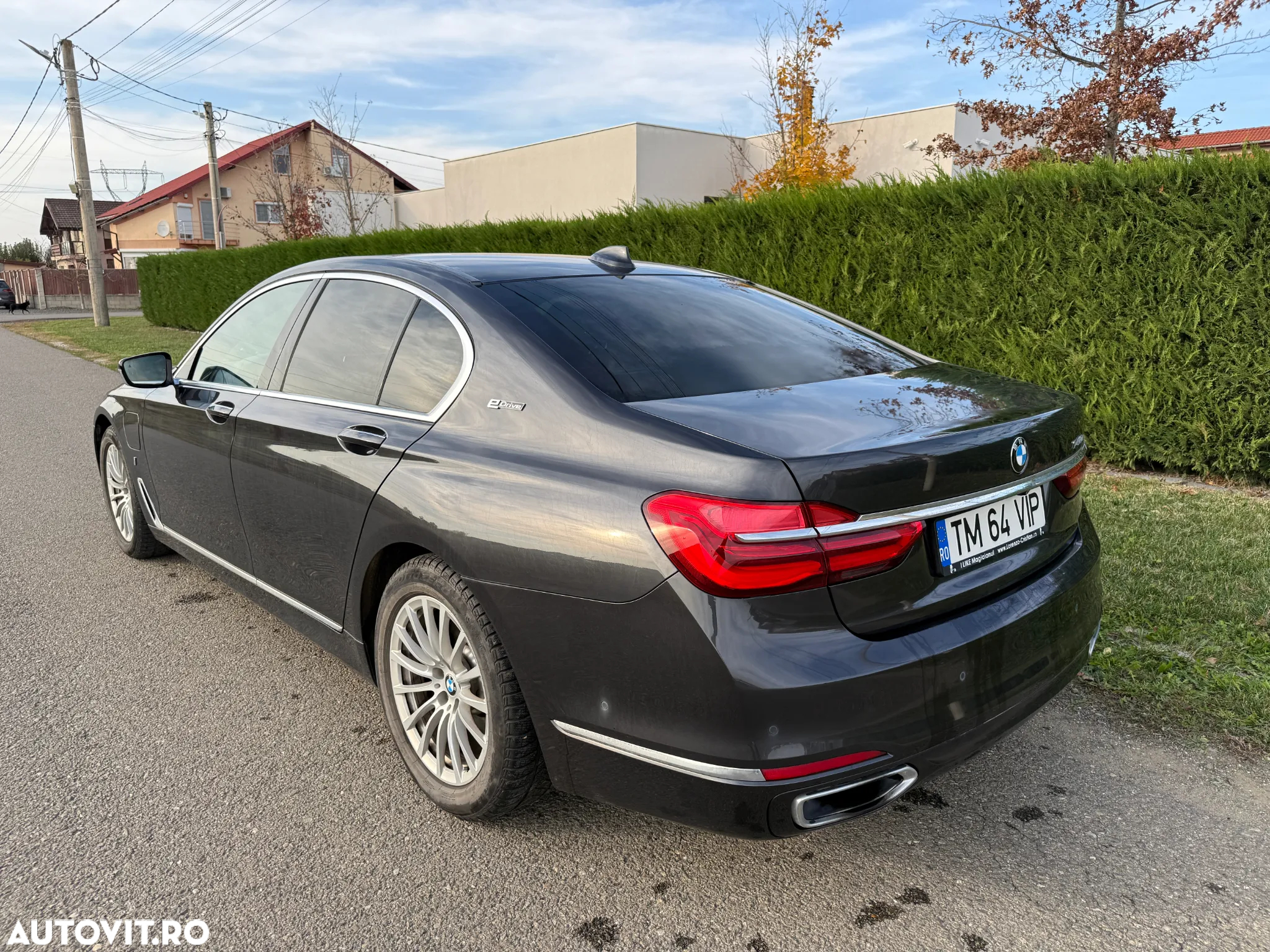 BMW Seria 7 740e iPerformance - 3