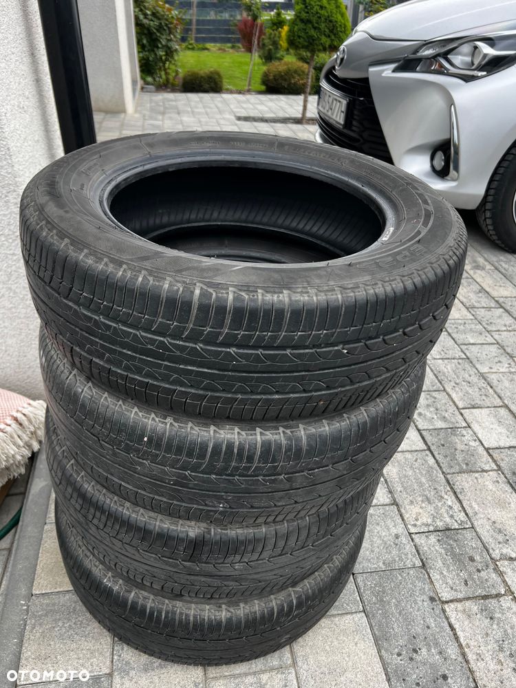 Toyota Yaris 1.5 Premium - 27
