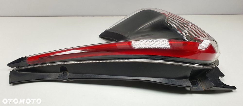 LAMPA PRAWA TYŁ NISSAN JUKE I F15 L90049817 EUROPA - 3