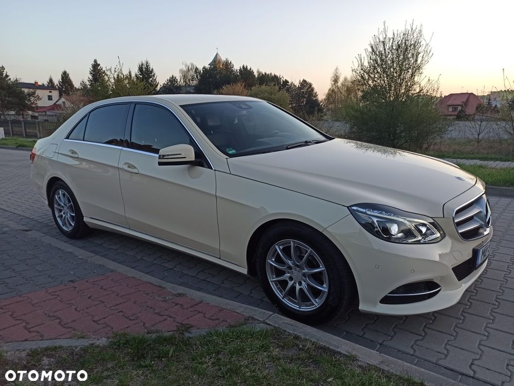 Mercedes-Benz Klasa E 220 BlueTEC 4Matic 7G-TRONIC - 11