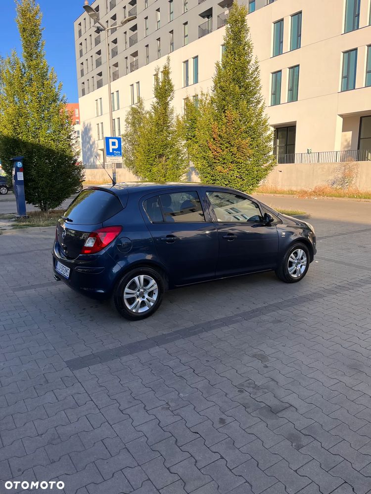 Opel Corsa 2011 photo 2