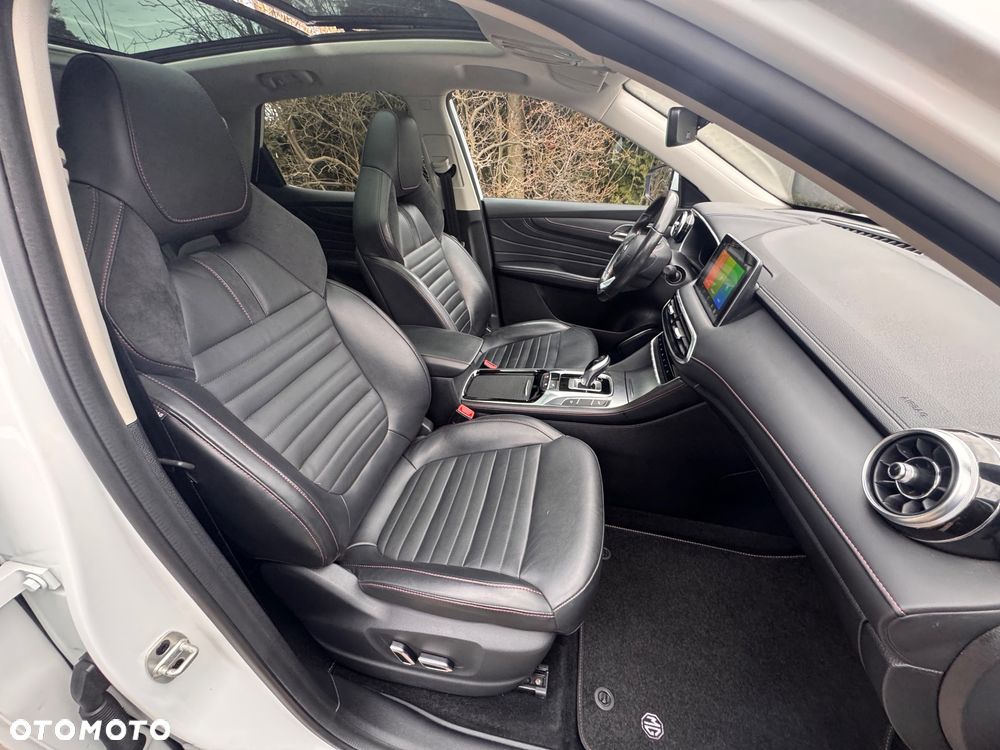 MG EHS Luxury - 13