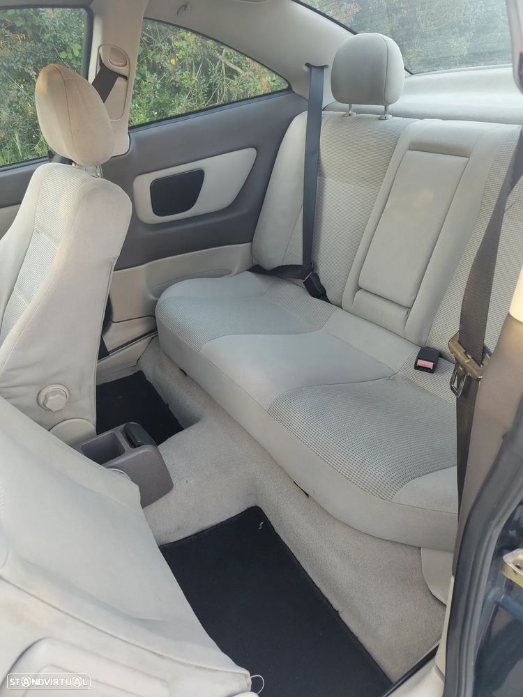 Opel Astra Coupe 1.8 16V - 8