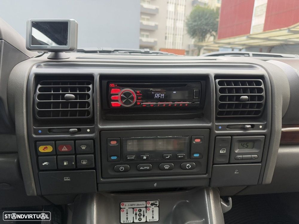 Land Rover Discovery - 36