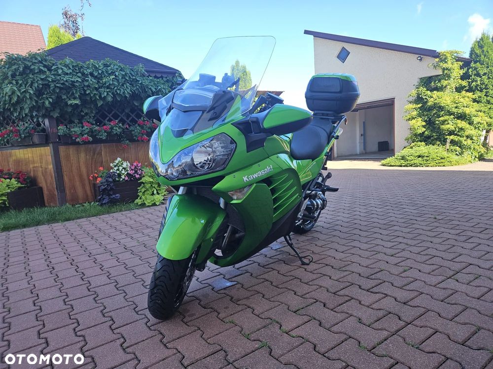 Kawasaki GTR - 9