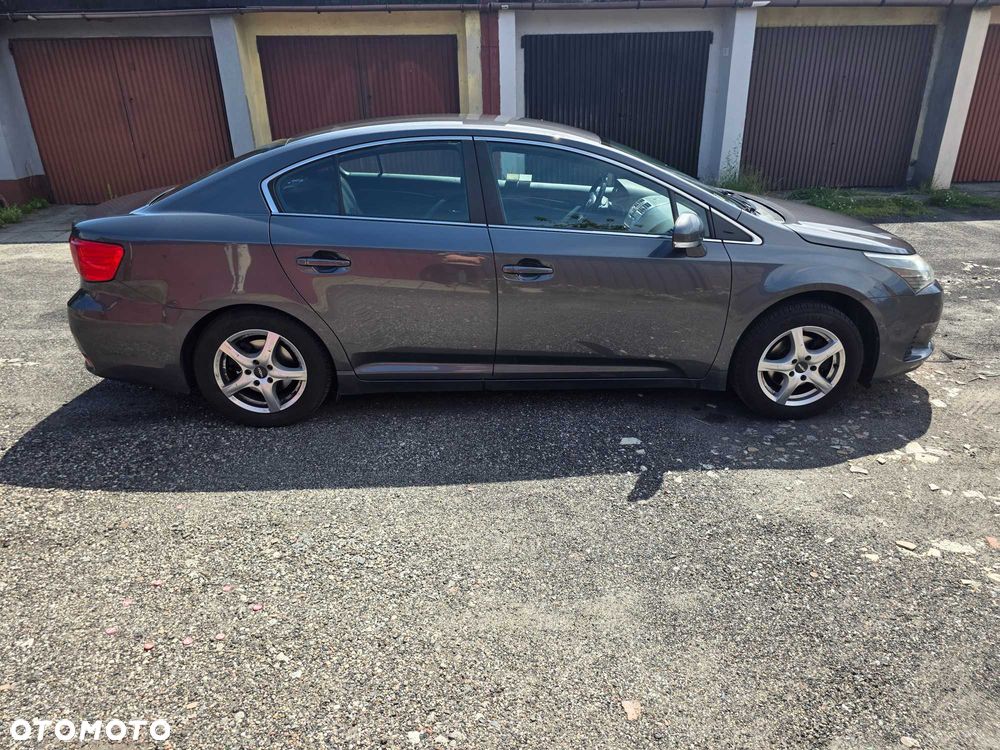 Toyota Avensis - 6