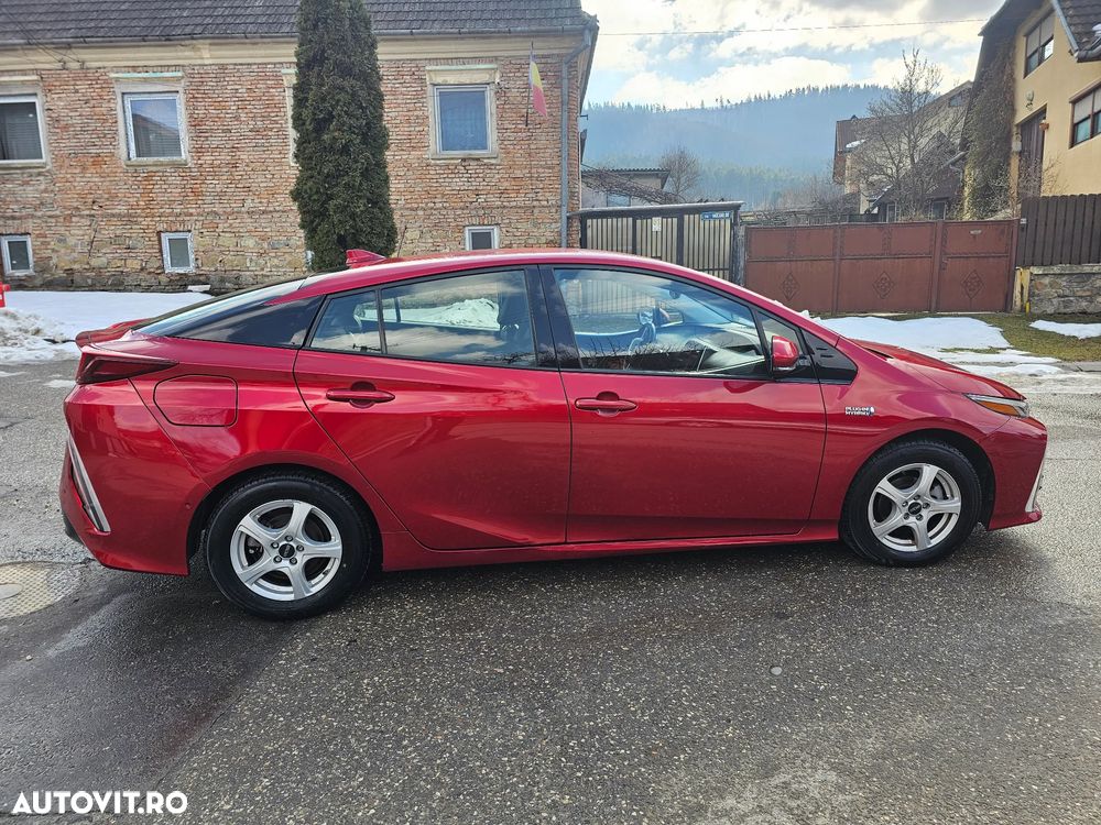 Toyota Prius 1.8 HSD Dynamic - 8