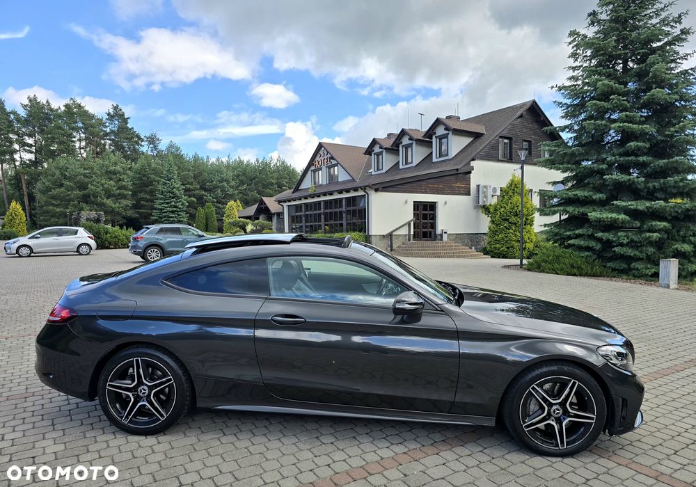 Mercedes-Benz Klasa C 300 4MATIC 9G-TRONIC - 37