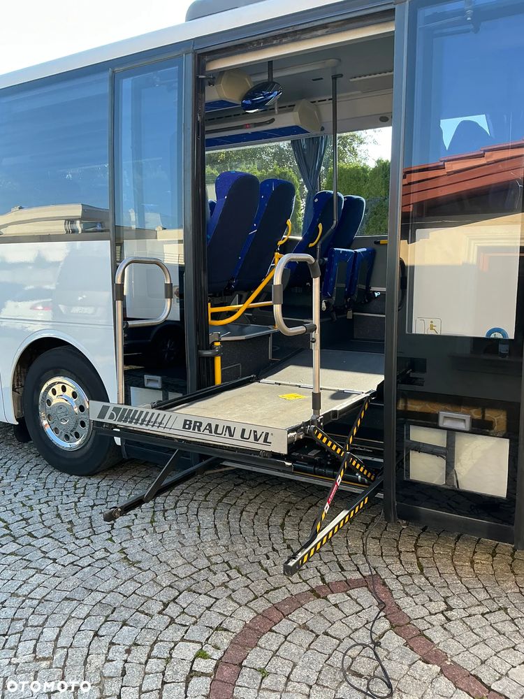 Mercedes-Benz INTOURO m - 40