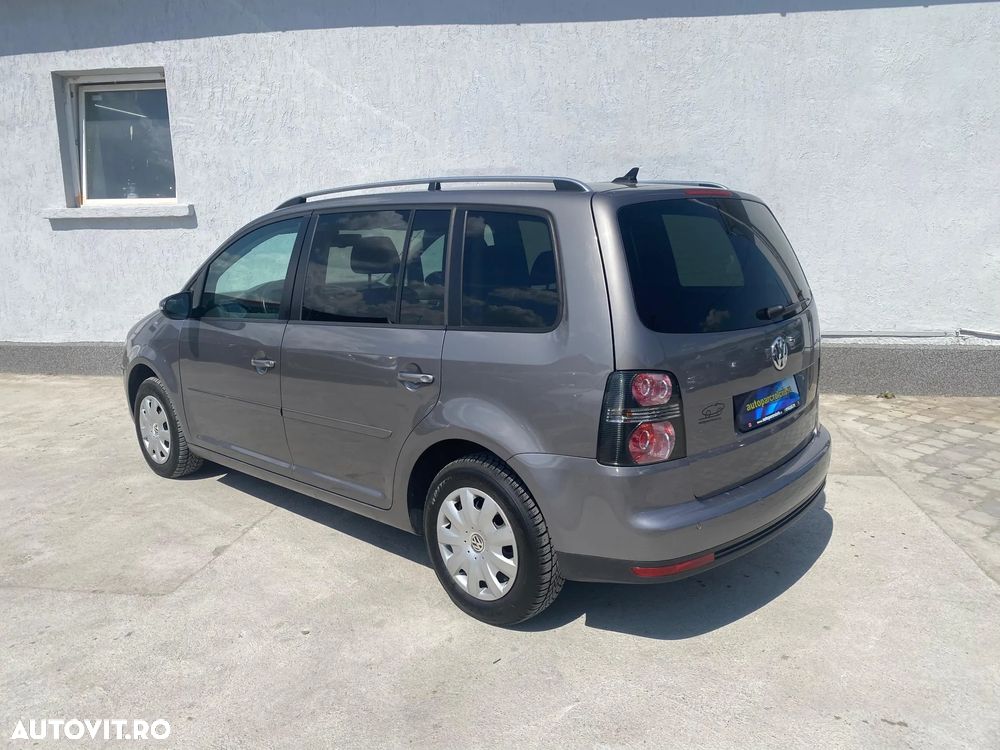 Volkswagen Touran - 16